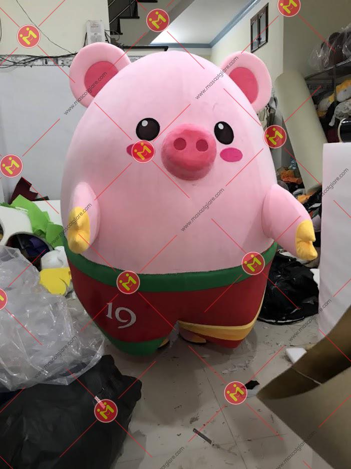 Mascot heo HD BANK Mascot heo HD BANK