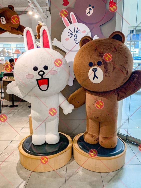 mascot gấu brown