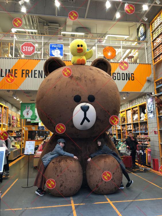 mascot gấu brown