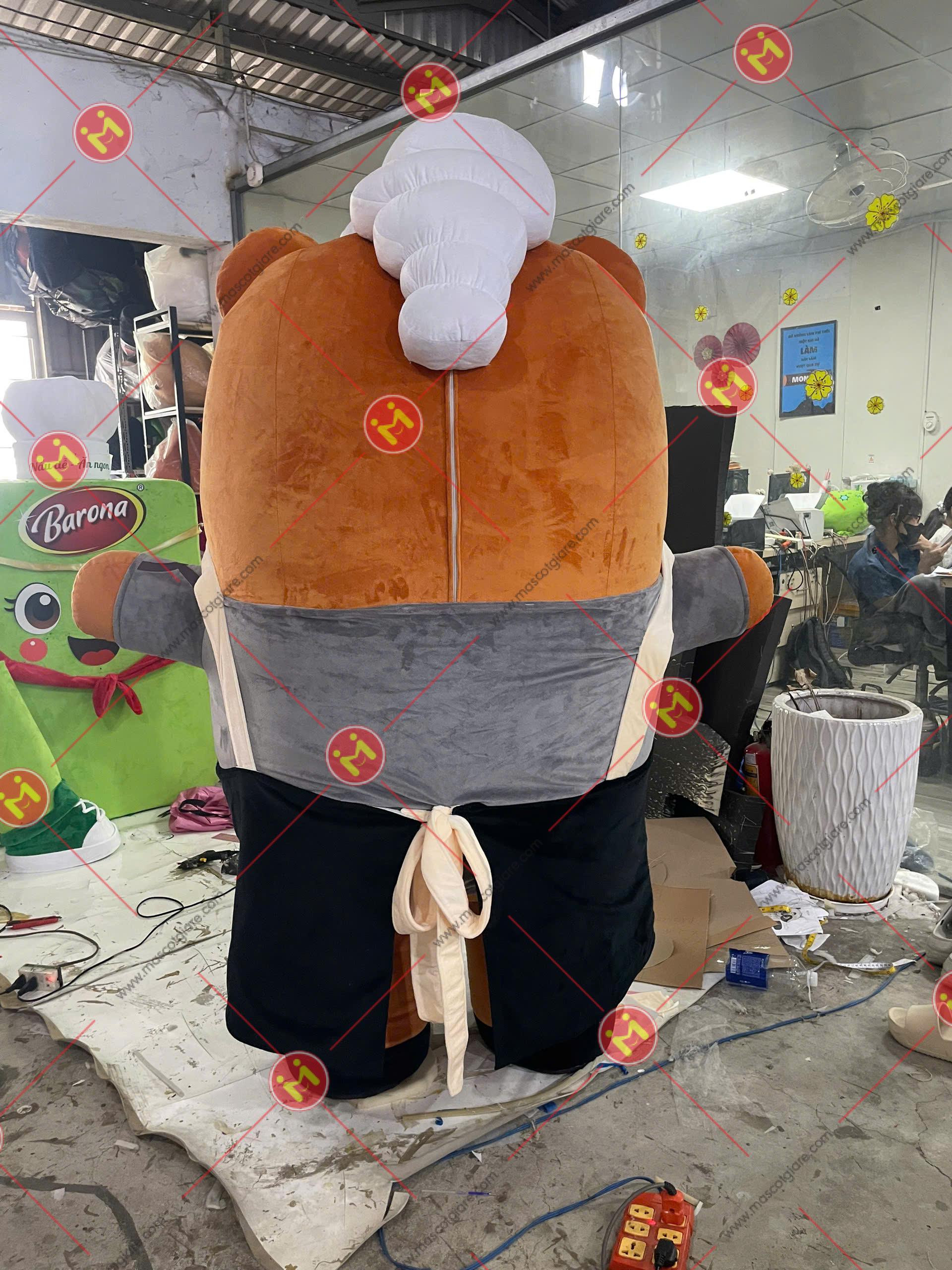 Mặt Sau