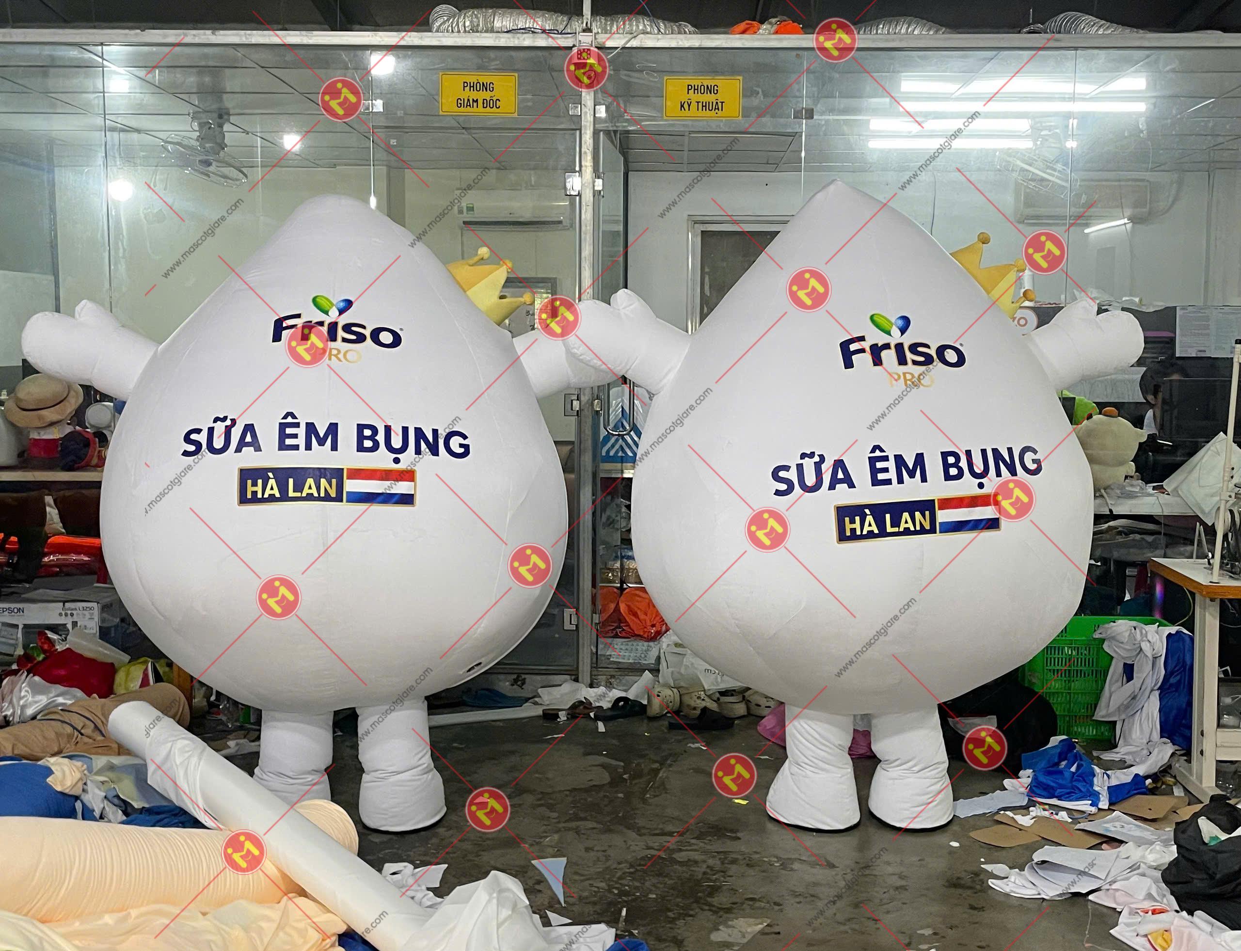 Mascot Priso 3 Mascot Friso