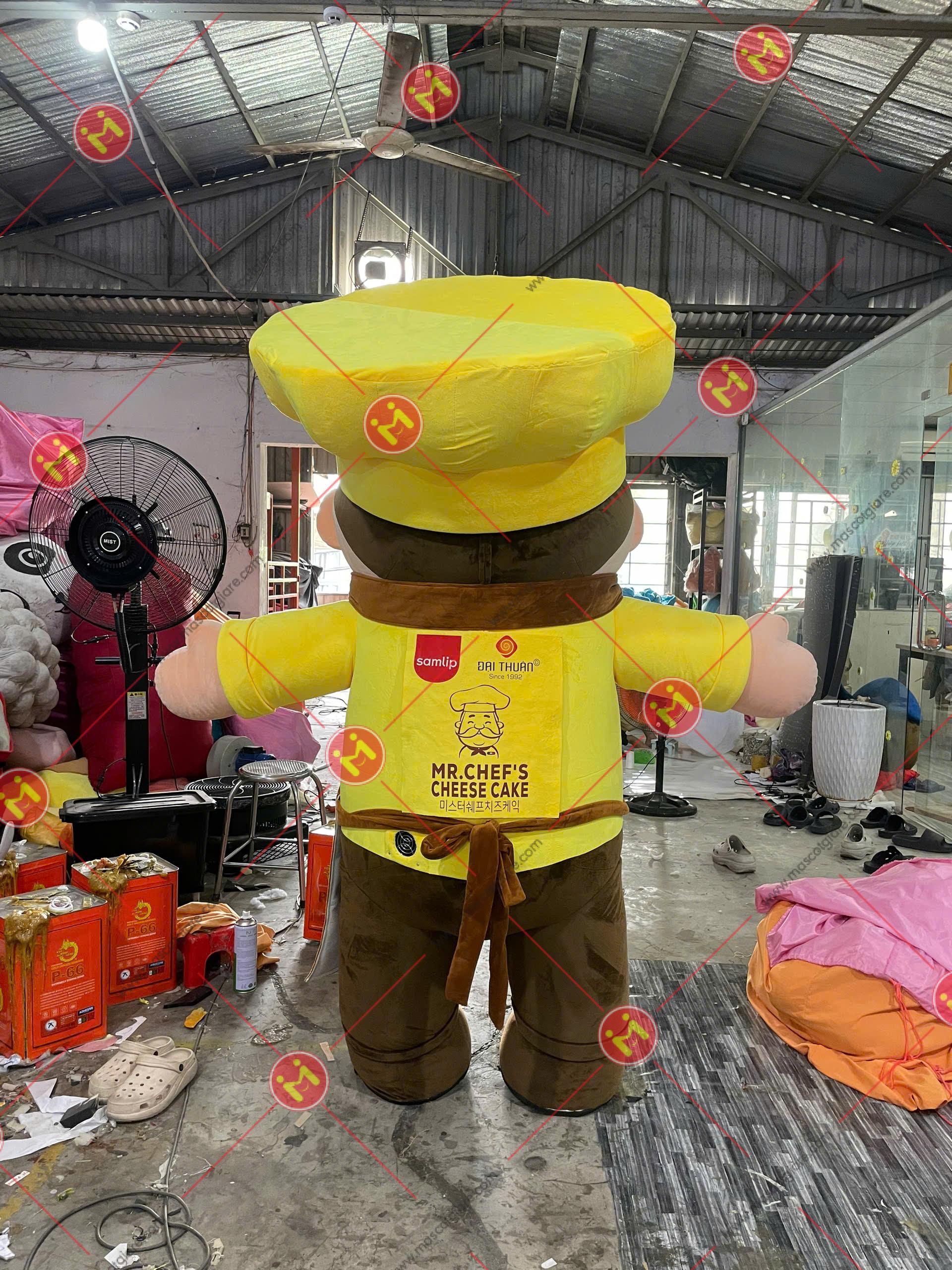 Mascot Đầu Bếp Samlip 3 Mặt Sau