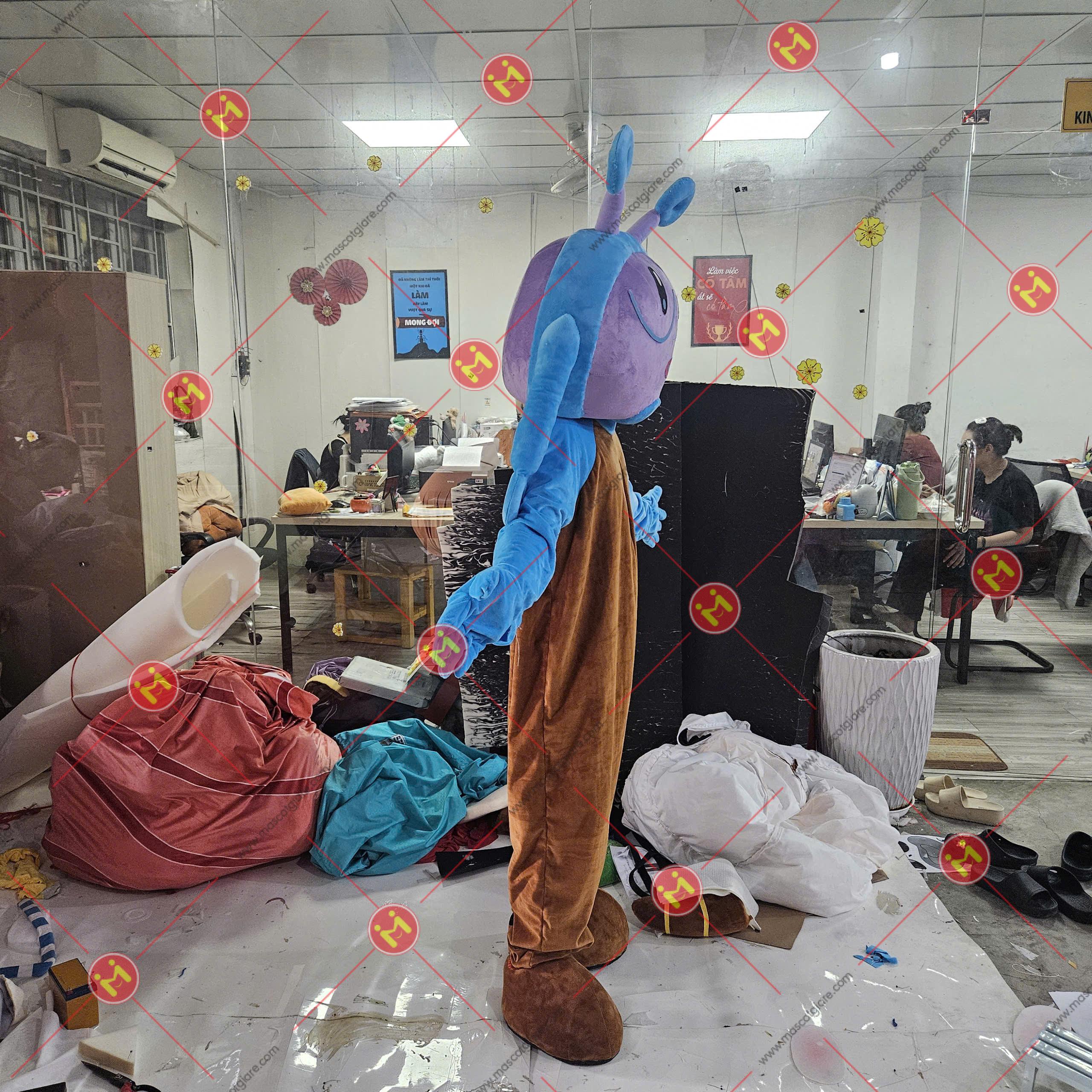 Mascot Ailien 2 Mặt Hông