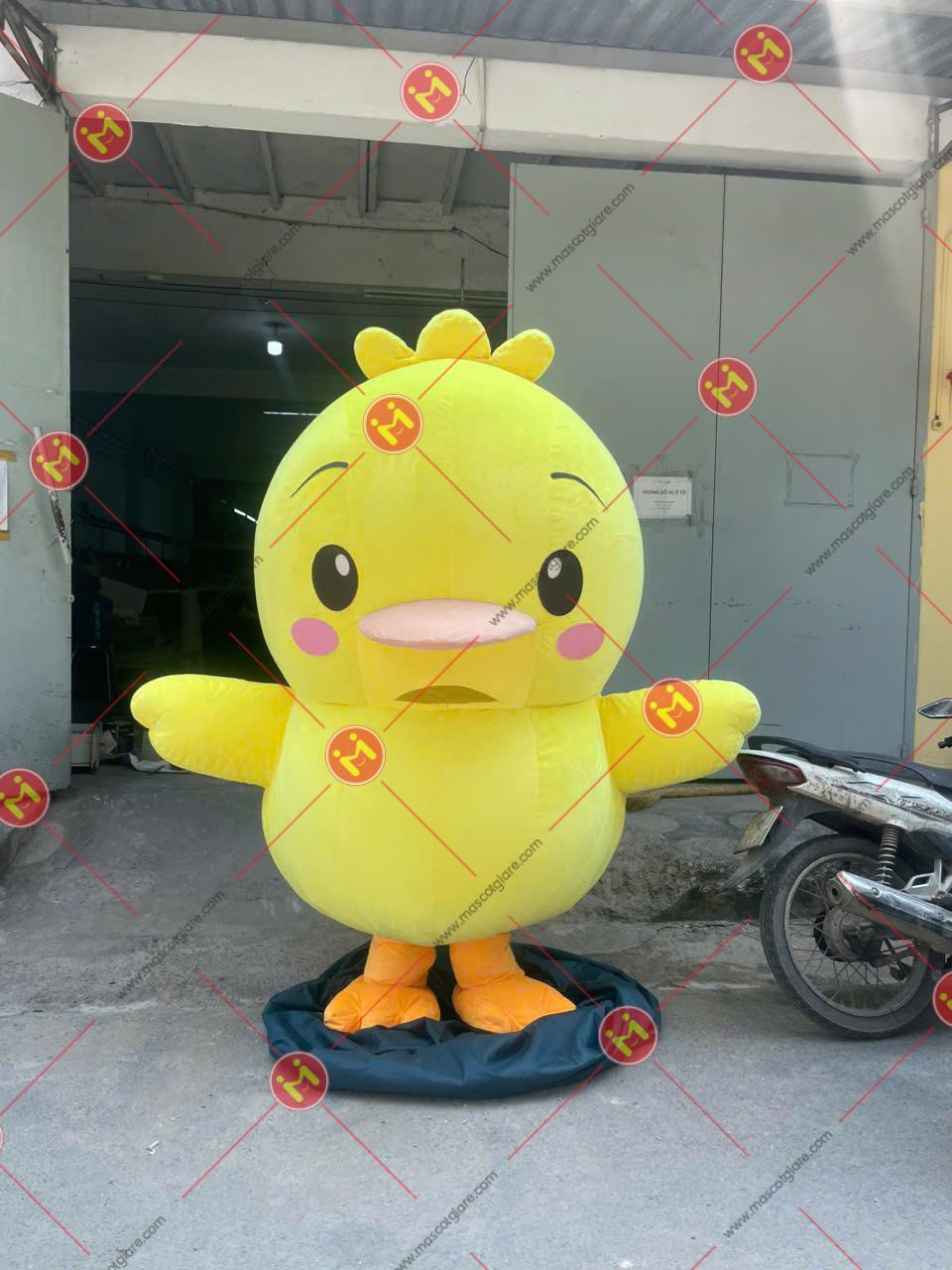 MASCOT GÀ CON DỄ THƯƠNG 1 1792551569068 422436009245611682 3125888137437381919 b68129b81a603c7601f0316f35f9fb01